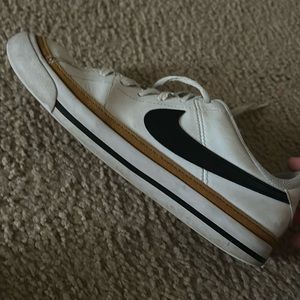 Nike court legacy shoes